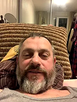 Snapshot of GHsveter chatting on 12/01/25, 04:02 GHsveter online show from 12/01/25, 04:02