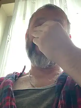 Snapshot of GHsveter chatting on 11/21/25, 09:19 GHsveter online show from 11/21/25, 09:19