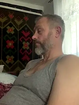 Snapshot of GHsveter chatting on 11/14/25, 01:37 GHsveter online show from 11/14/25, 01:37