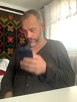 Snapshot of GHsveter chatting on 10/27/25, 09:43 GHsveter online show from 10/27/25, 09:43