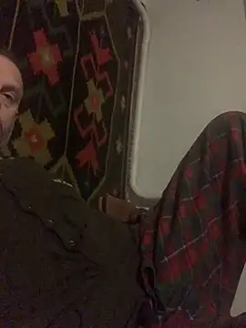 Snapshot of GHsveter chatting on 10/25/25, 04:40 GHsveter online show from 10/25/25, 04:40