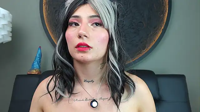 miss sharlotte18 online show from 10/30/25, 06:05