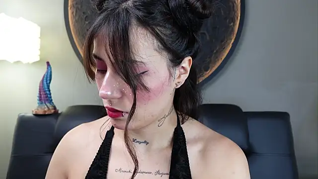 miss sharlotte18 online show from 04/03/26, 11:05