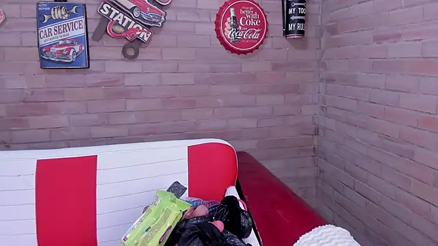 miss sharlotte18 online show from 12/23/25, 11:09