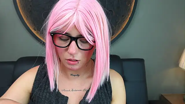 miss sharlotte18 online show from 10/15/25, 06:05