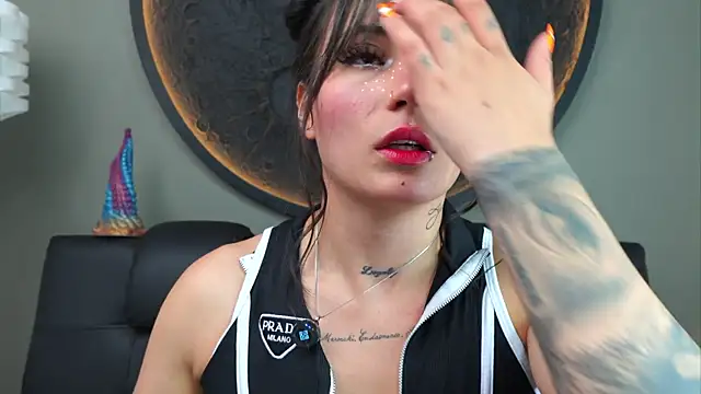 miss sharlotte18 online show from 10/23/25, 06:06