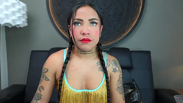 miss vaiolette online show from 10/30/25, 11:08