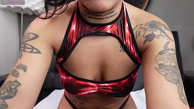 miss vaiolette online show from 04/18/26, 11:01