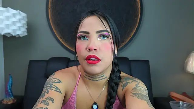 miss vaiolette online show from 10/25/25, 11:09