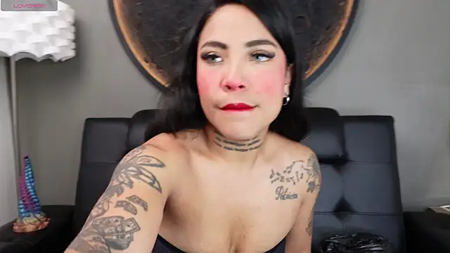miss vaiolette online show from 05/11/26, 11:11
