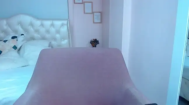 annylouis online show from 01/31/25, 02:26