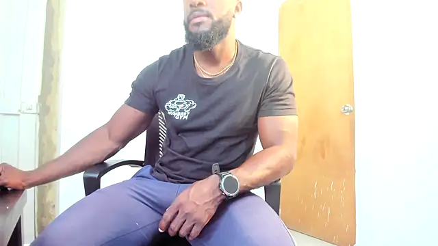 Snapshot of DaleHamilton chatting on 01/14/25, 02:22 DaleHamilton online show from 01/14/25, 02:22