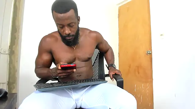 Snapshot of DaleHamilton chatting on 01/30/25, 05:49 DaleHamilton online show from 01/30/25, 05:49