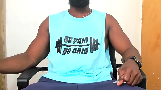 Snapshot of DaleHamilton chatting on 03/03/25, 06:03 DaleHamilton online show from 03/03/25, 06:03