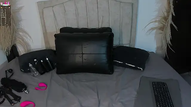 Snapshot of Bianka_olivetto021 chatting on 01/15/26, 02:15 Bianka olivetto021 online show from 01/15/26, 02:15