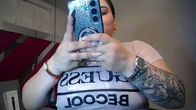 Snapshot of Penelope_Tits chatting on 06/18/26, 02:43 Penelope Tits online show from 06/18/26, 02:43