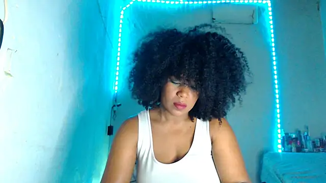 Snapshot of cherry_cleou chatting on 12/04/25, 02:05 cherry cleou online show from 12/04/25, 02:05