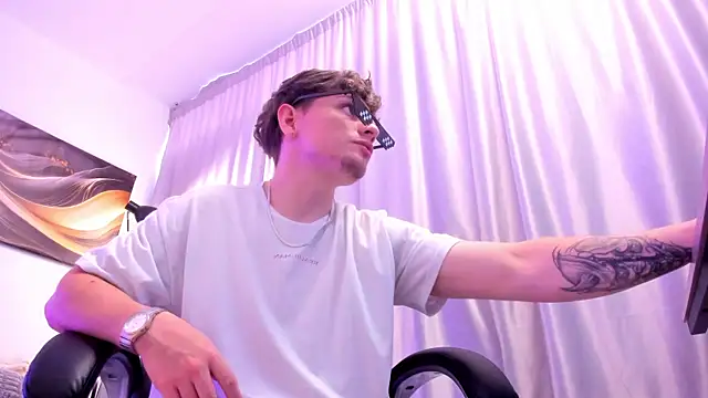 SALOME F0X  online show from 11/16/25, 12:43