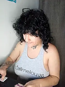 callmelouve online show from 11/11/25, 02:45