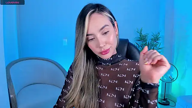 NiaBennet  online show from 10/14/25, 11:25