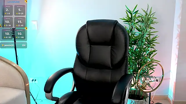 NiaBennet  online show from 04/11/26, 02:08