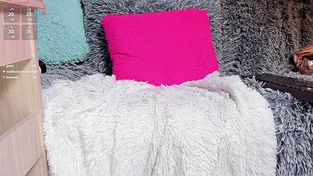 Snapshot of stelleknox_ chatting on 03/01/25, 01:32 stelleknox online show from 03/01/25, 01:32