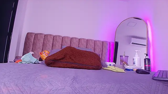  linda milk  online show from 04/08/26, 03:19