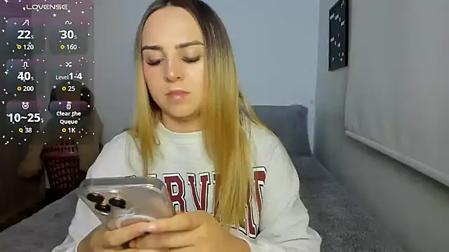 sophi mooreno online show from 12/18/25, 03:11