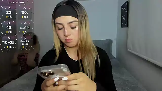 sophi mooreno online show from 11/14/25, 01:09