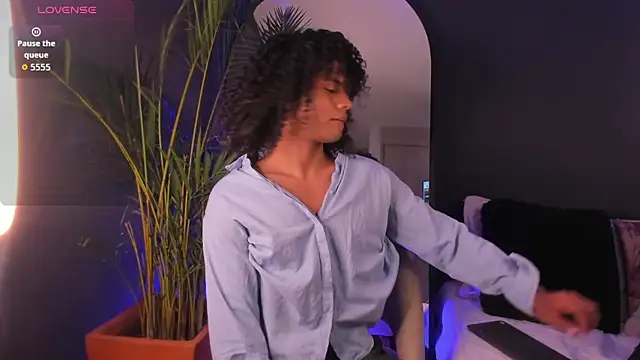 Snapshot of Lucas_eevans chatting on 09/23/25, 02:02 Lucas eevans online show from 09/23/25, 02:02