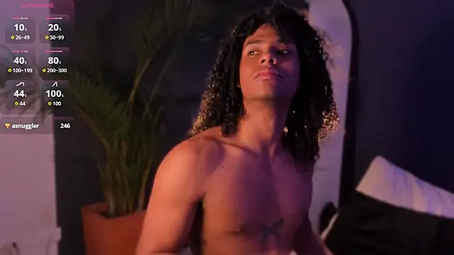 Snapshot of Lucas_eevans chatting on 11/12/25, 12:37 Lucas eevans online show from 11/12/25, 12:37