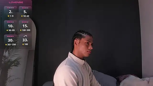 Snapshot of Lucas_eevans chatting on 10/10/25, 01:23 Lucas eevans online show from 10/10/25, 01:23