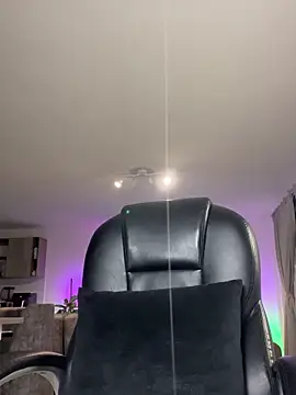 Snapshot of Frank_Farrell chatting on 02/18/26, 01:14 Frank Farrell online show from 02/18/26, 01:14