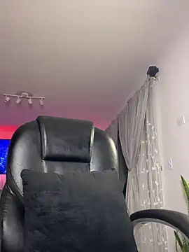 Snapshot of Frank_Farrell chatting on 02/05/26, 06:42 Frank Farrell online show from 02/05/26, 06:42