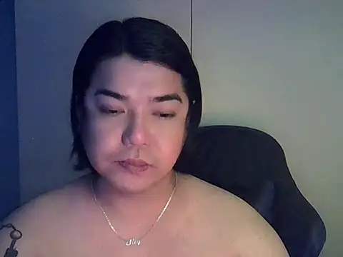 StrawberryWine07 online show from 04/19/26, 06:03