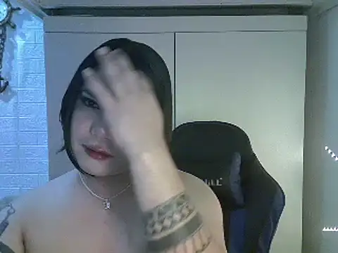 StrawberryWine07 online show from 02/06/25, 09:22