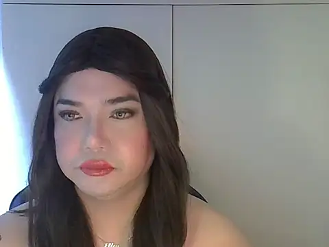 StrawberryWine07 online show from 04/18/26, 12:24