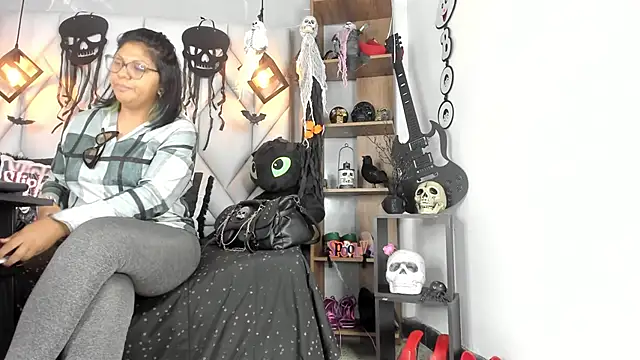 MirandaHaguen online show from 10/12/25, 01:23