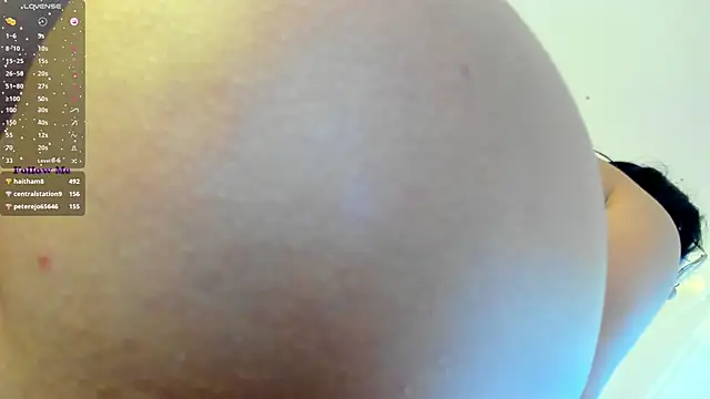 Snapshot of Silvanna-Moree chatting on 01/20/25, 10:26 Silvanna-Moree online show from 01/20/25, 10:26