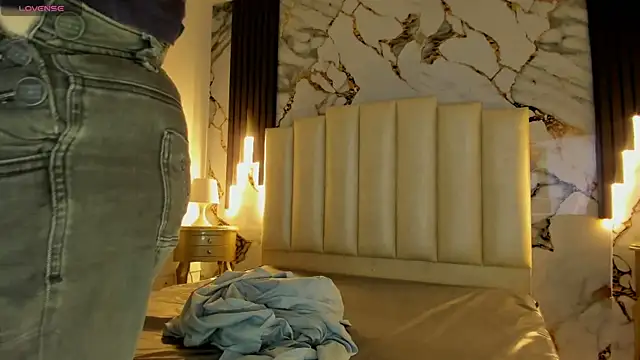 mollieblue69 online show from 09/14/25, 12:49