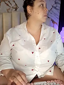 mollieblue69 online show from 02/05/26, 12:45