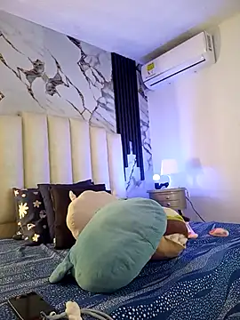 mollieblue69 online show from 12/17/25, 01:16