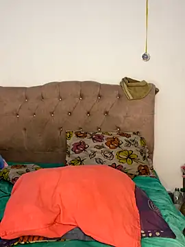 Lizzi 049 online show from 12/23/25, 02:44