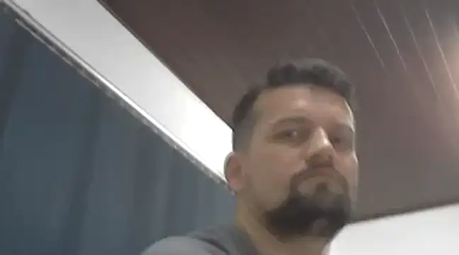 Snapshot of oliveira3tt chatting on 01/09/25, 05:54 oliveira3tt online show from 01/09/25, 05:54