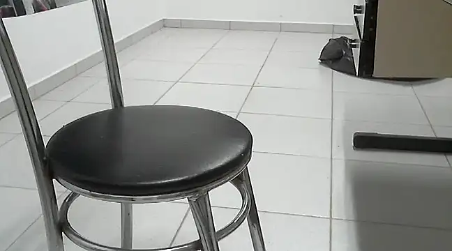 Snapshot of oliveira3tt chatting on 01/20/25, 12:07 oliveira3tt online show from 01/20/25, 12:07