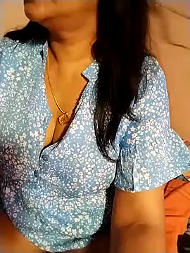Snapshot of tharu_sweet chatting on 10/15/25, 04:55 tharu sweet online show from 10/15/25, 04:55