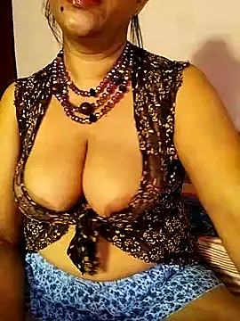 Snapshot of tharu_sweet chatting on 03/21/25, 05:34 tharu sweet online show from 03/21/25, 05:34