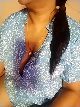 Snapshot of tharu_sweet chatting on 10/09/25, 04:57 tharu sweet online show from 10/09/25, 04:57