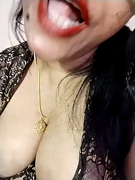 Snapshot of tharu_sweet chatting on 10/13/25, 06:20 tharu sweet online show from 10/13/25, 06:20