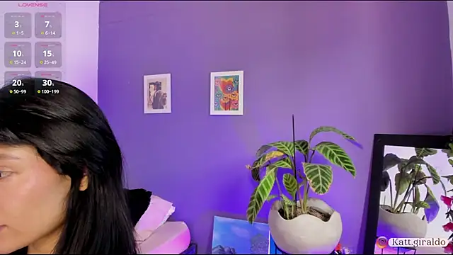 Snapshot of katt_giraldo1 chatting on 09/21/25, 04:34 katt giraldo1 online show from 09/21/25, 04:34